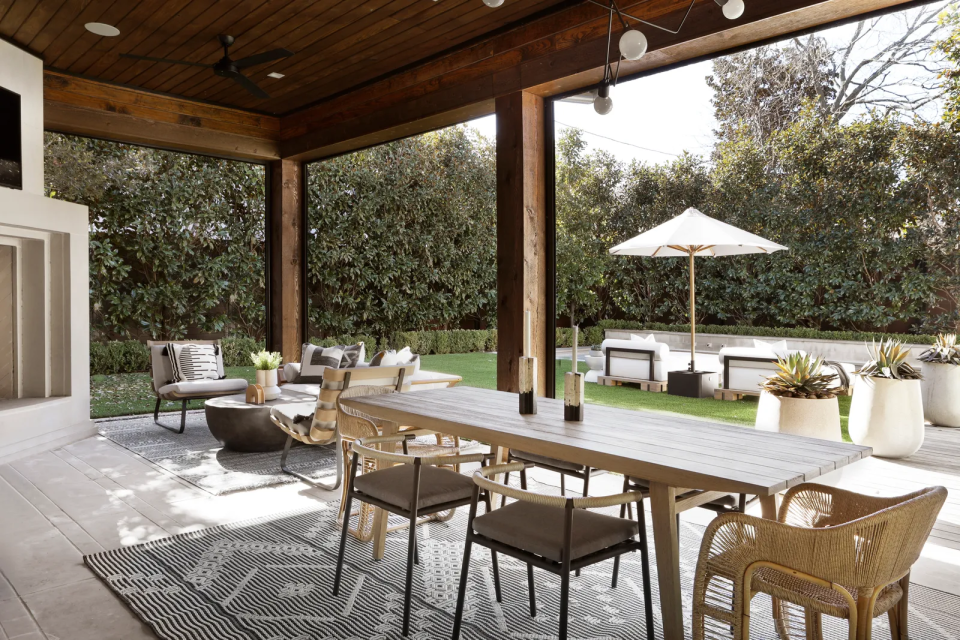 outdoor dining concrete